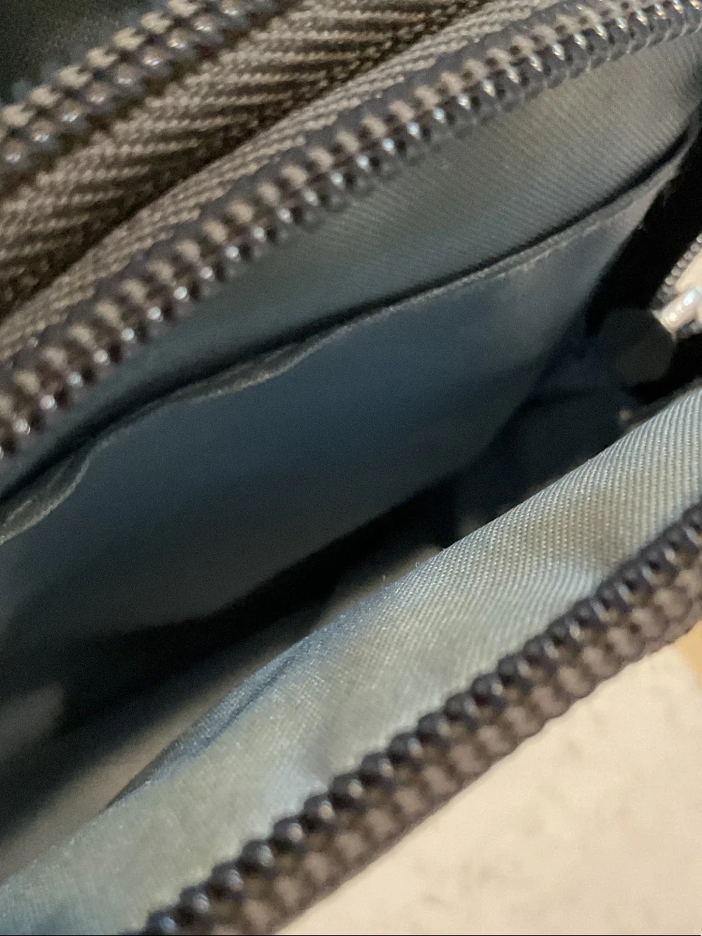 Baggallini True Classic Take Two RFID Crossbody graphite gray LIKE NEW